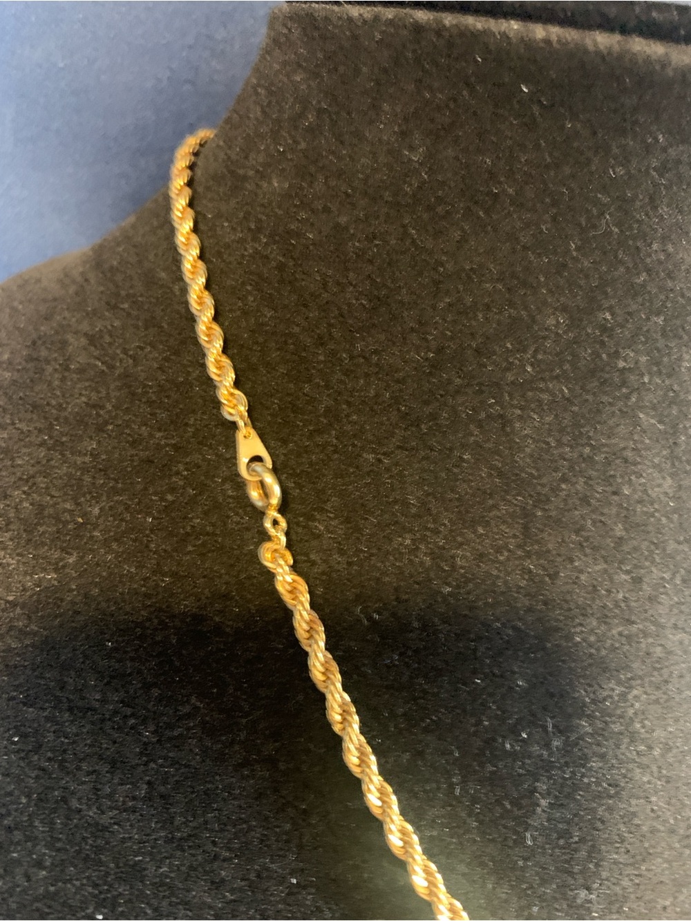 Gold Tone Rope Chain - Picture 2 of 3